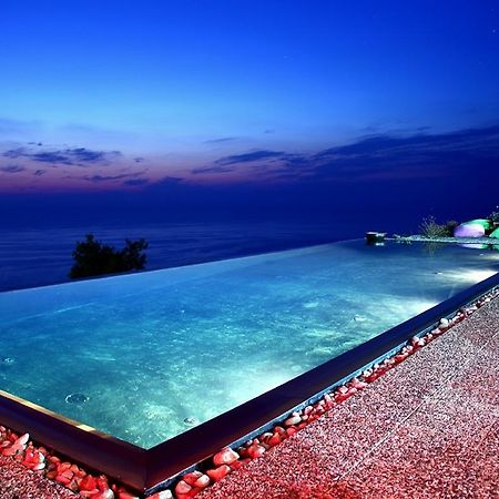 Serenity Boutique Suites Αθάνι Εξωτερικό φωτογραφία