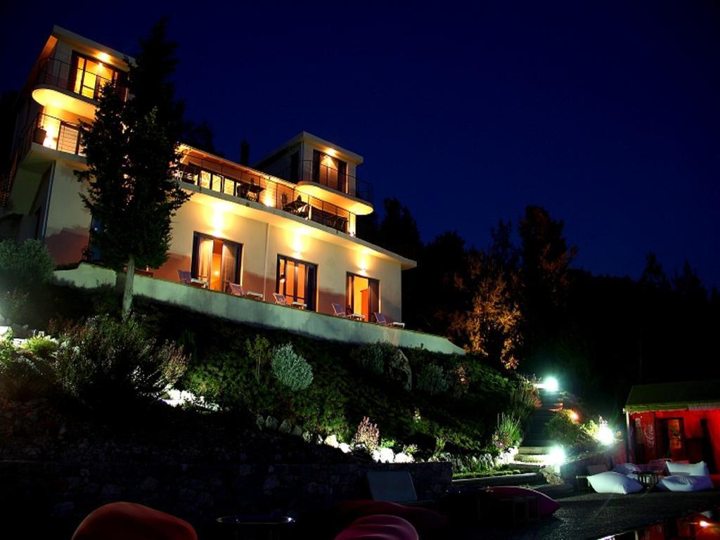 Serenity Boutique Suites Αθάνι Εξωτερικό φωτογραφία